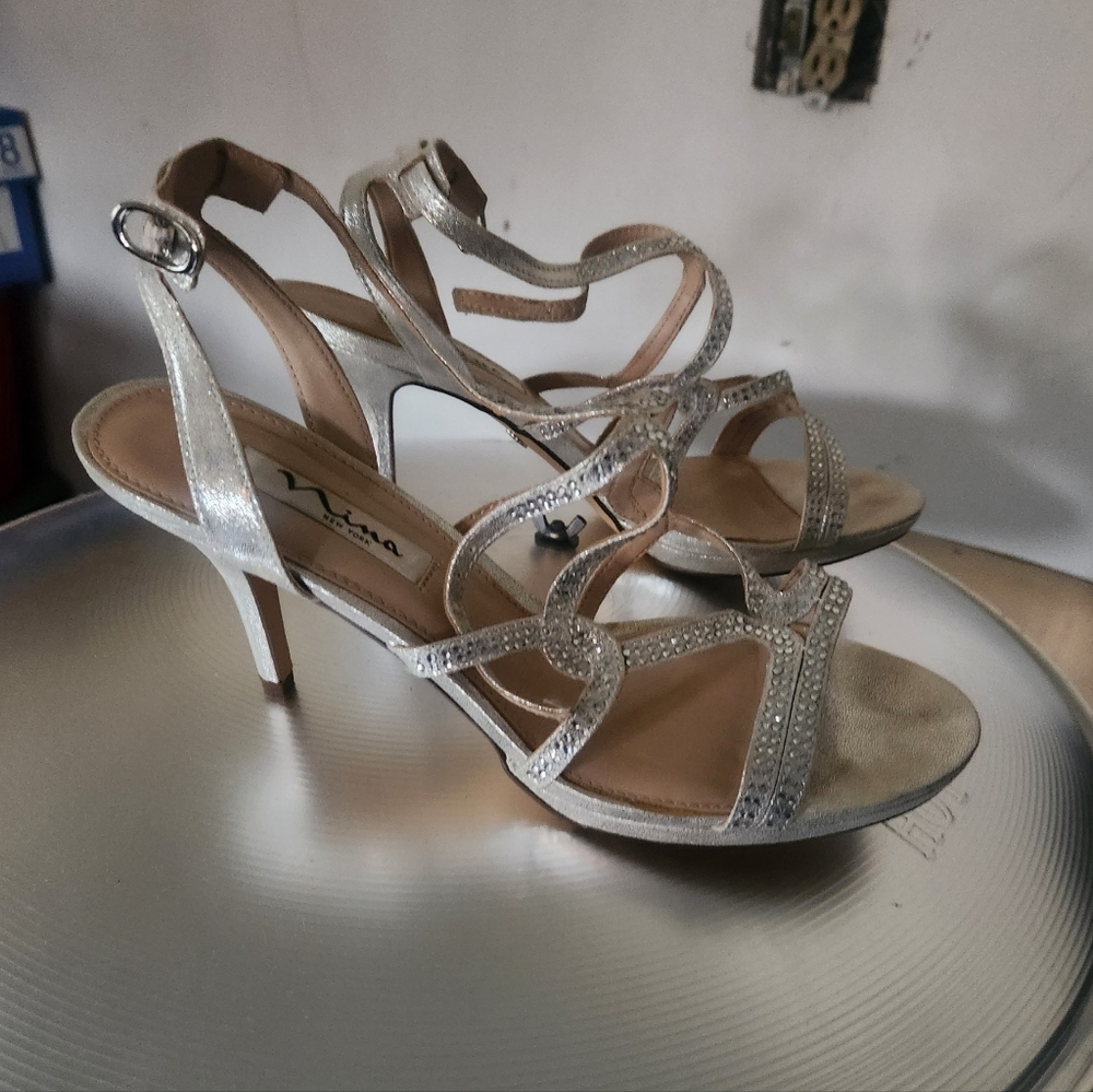 Womens Nina Silver Glitter Strappy Heels, Size 10